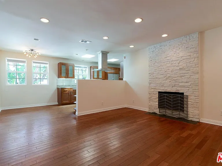22750 Clarendon St — Photo 12