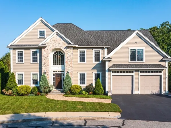 19 Skyewood Dr, Stoneham, MA 02180