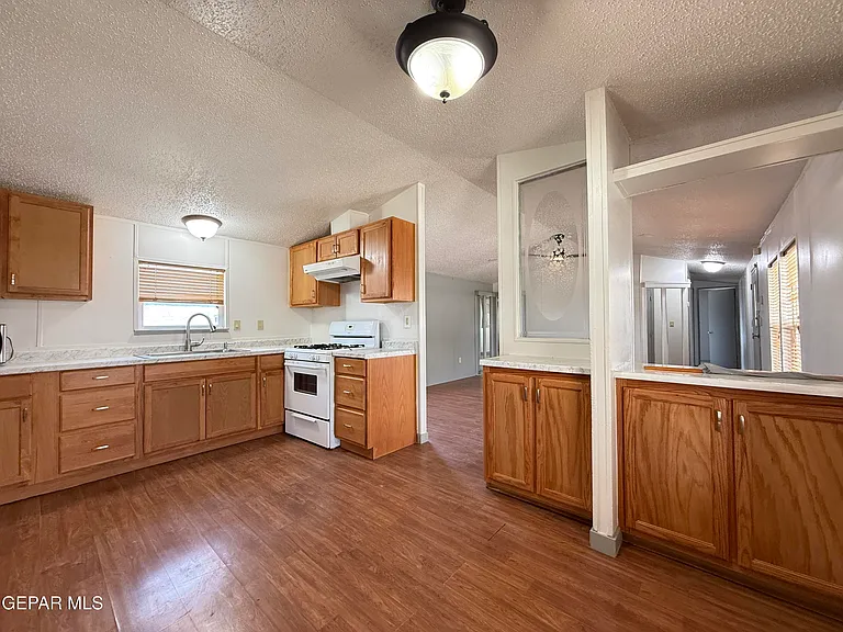 5941 Sixta Dr — Photo 4