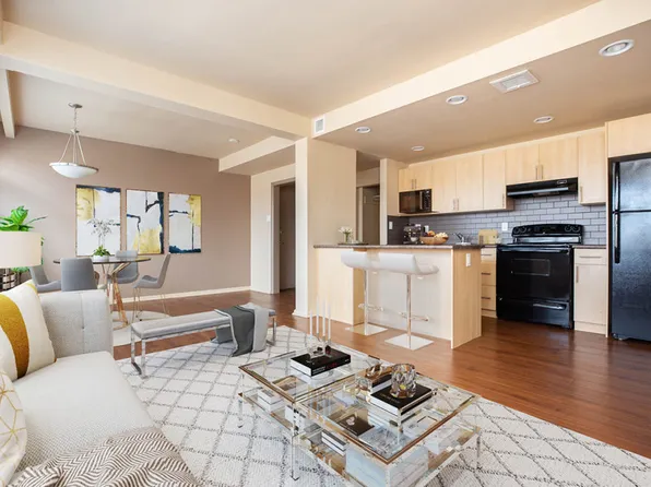 Lanark Gardens, 525 Lanark St, Winnipeg, MB R3N 1L8