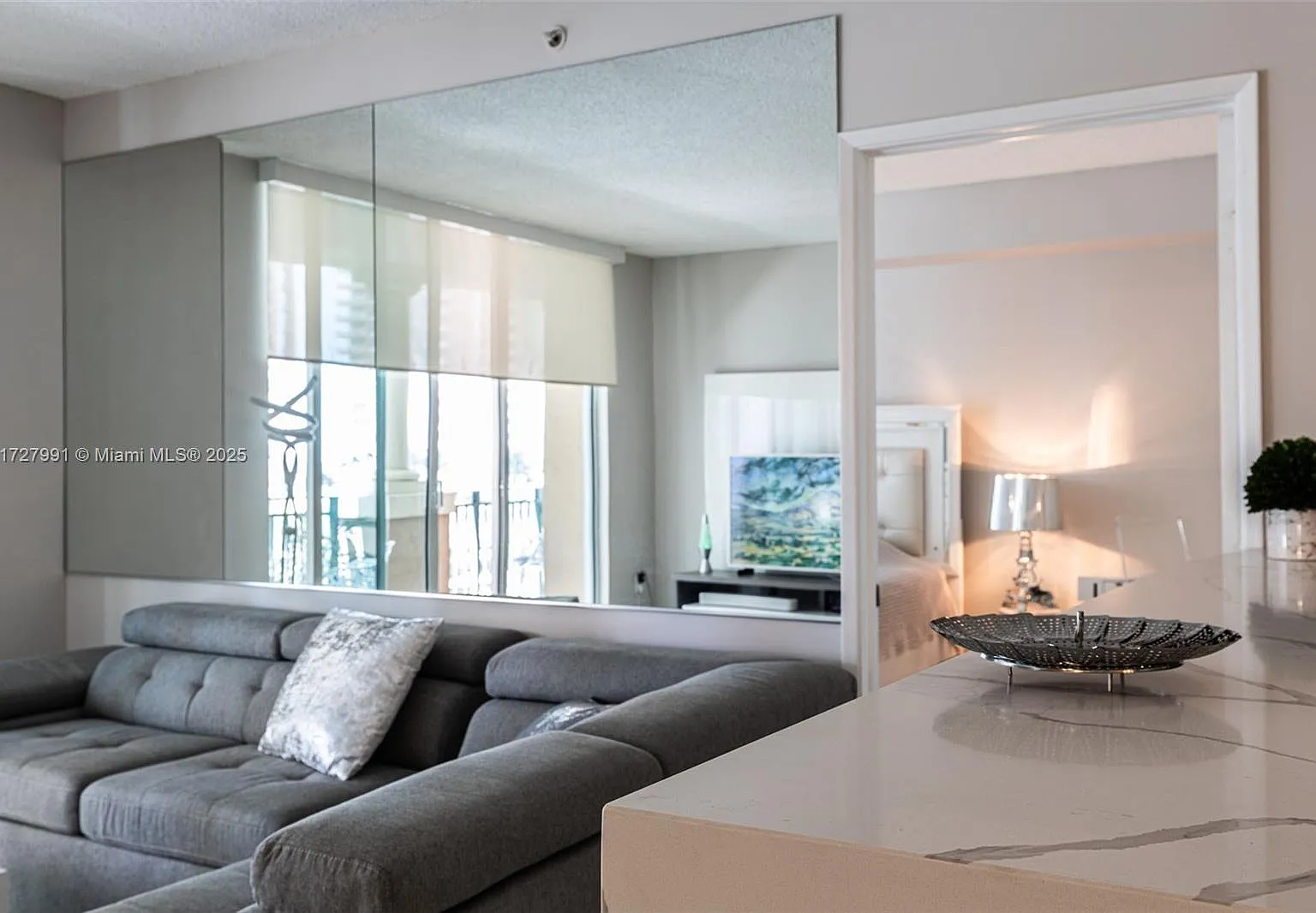 King David Of Sunny Isles — Photo 2
