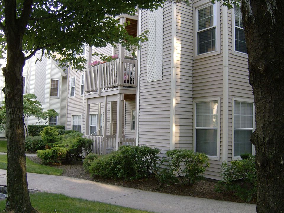 Well-maintained complex