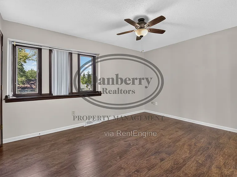 5409 Westcastle Dr #4 — Photo 21