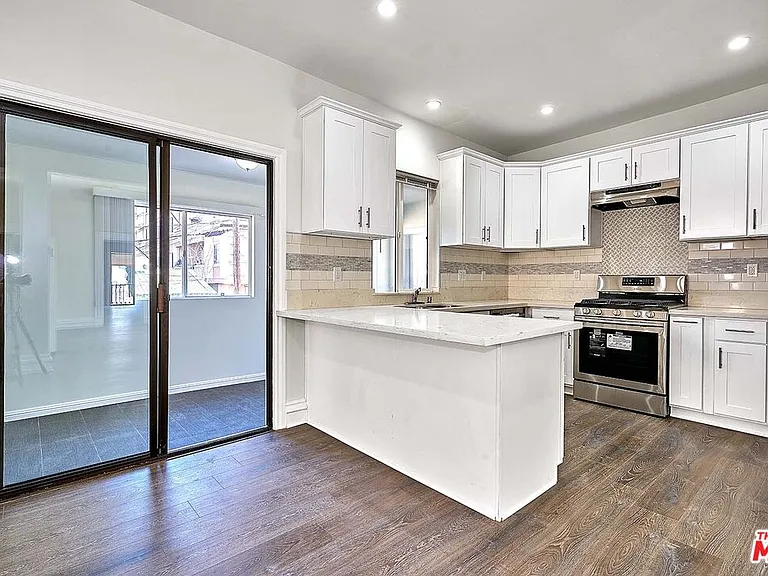 826 S Park View St #3 — Photo 17