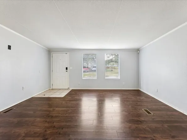 107 Hidden View Ct, Springtown, TX 76082