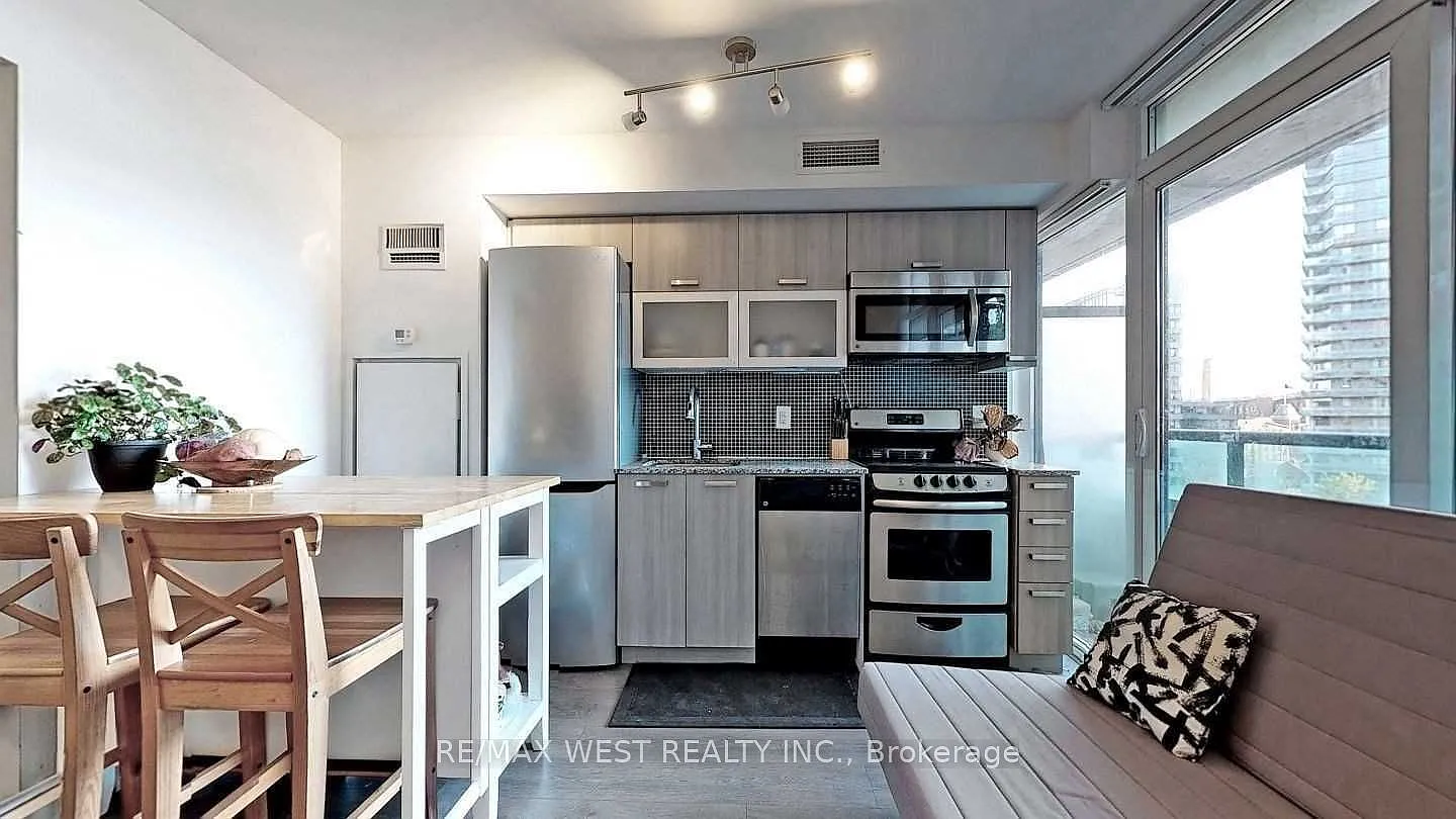 1 bed, $2,000 — Photo 2