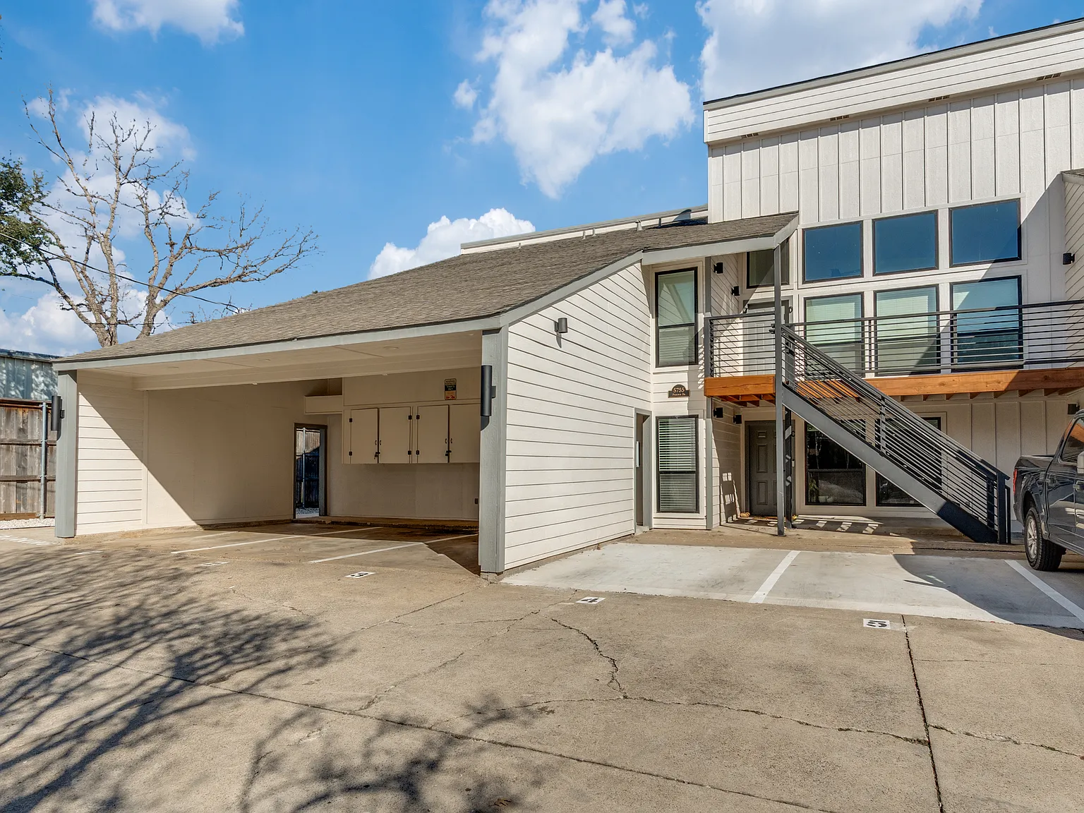 2 bed, 981 sqft, $2,250 — Photo 3