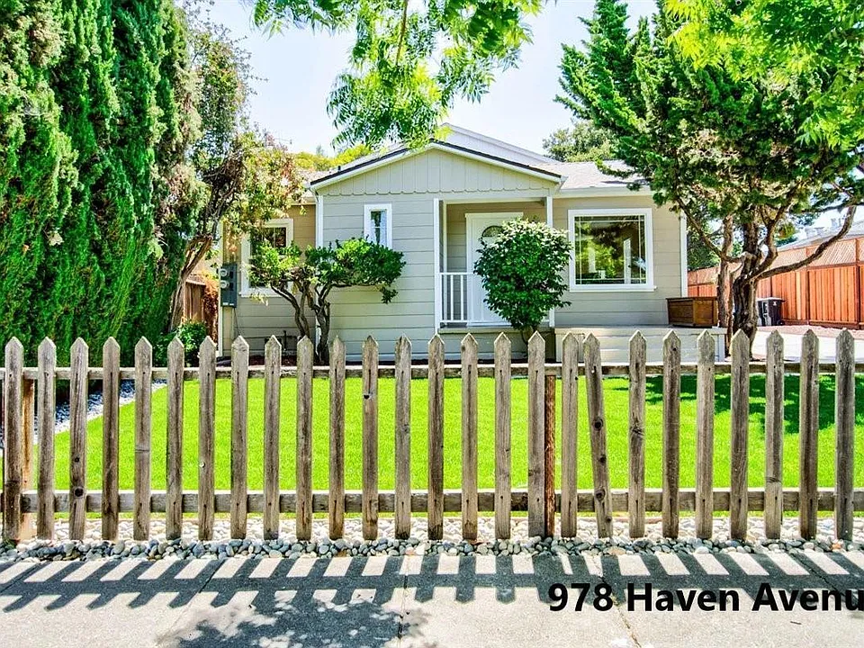 978 Haven Ave