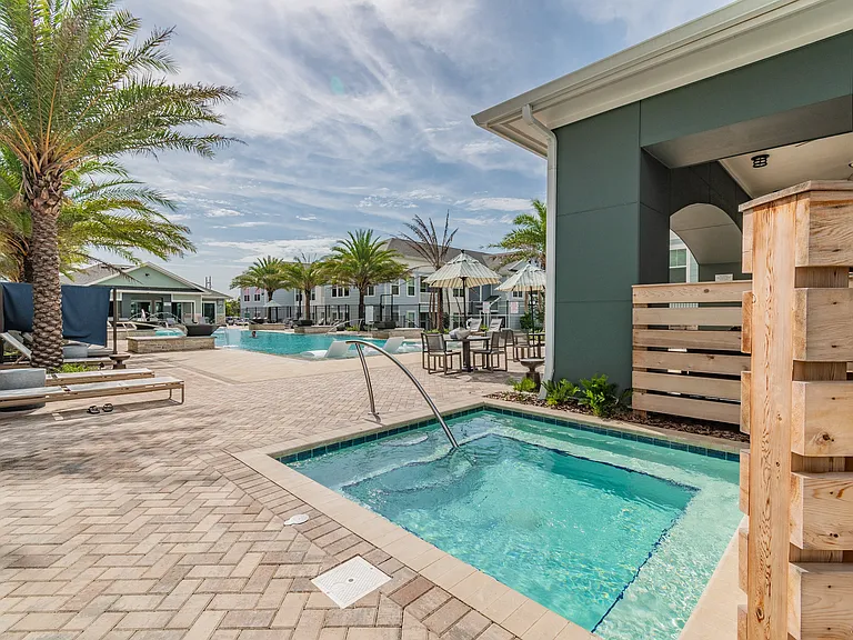 Thrive Luxury Apartments — Photo 30