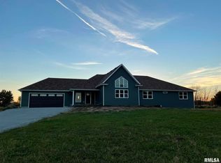 11125 Knoles Rd, Petersburg, IL 62675