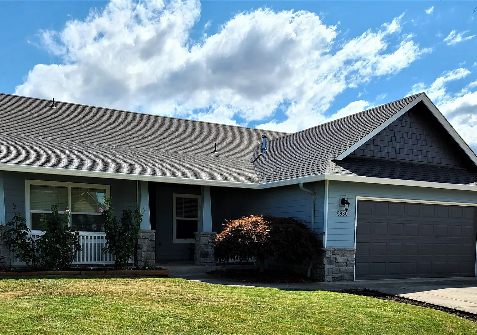 Well Sought After Harvest Ridge Home — Photo 1