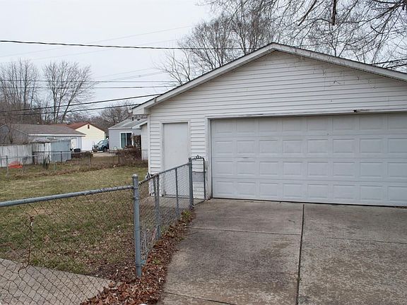 2nd image of 1341 Desoto Ave
