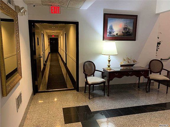 5th image of 202 Main St APT 102