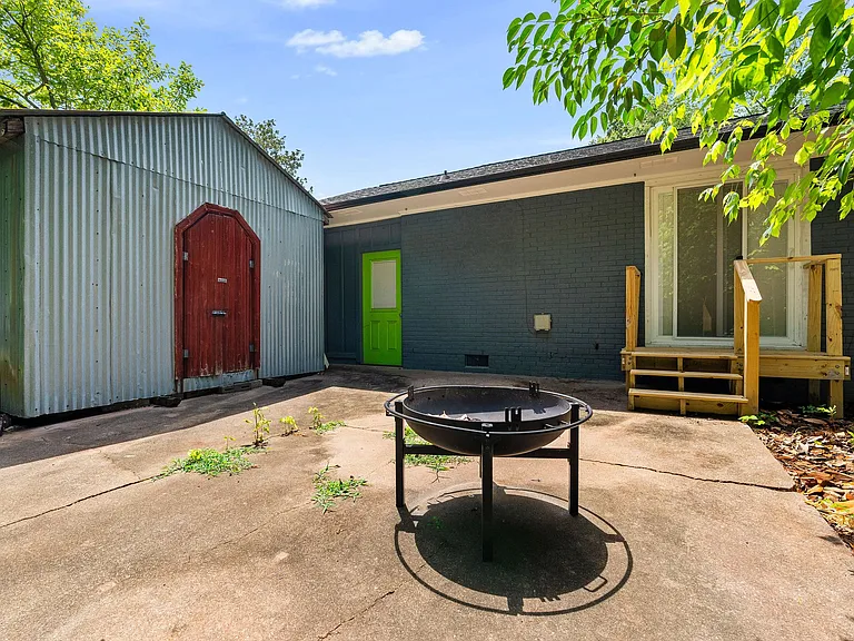 906 Vandora Ave — Photo 25