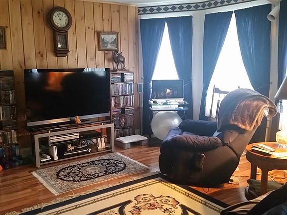 3rd image of 47 Steele Ave