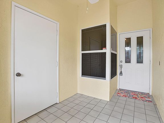 4th image of 10819 SE Sea Pines Circle