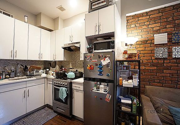 2nd image of 823 Saint Johns Pl APT 1D