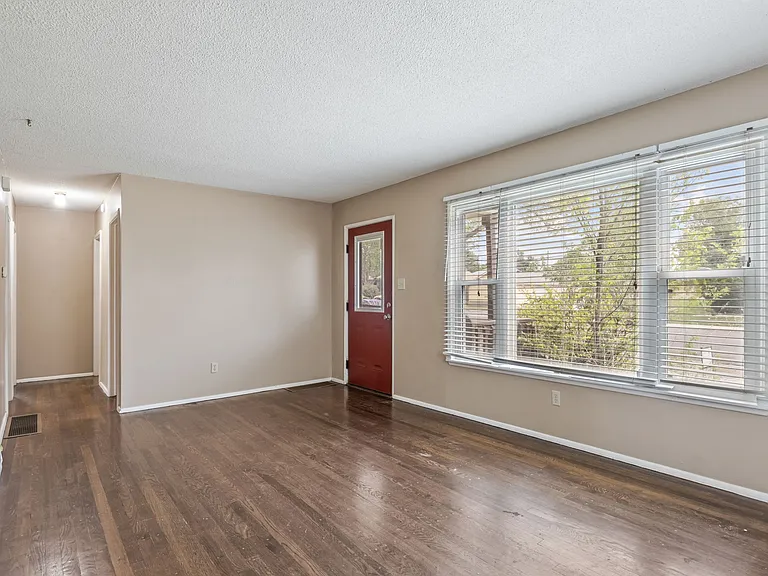 1310 E Columbia St #A — Photo 5