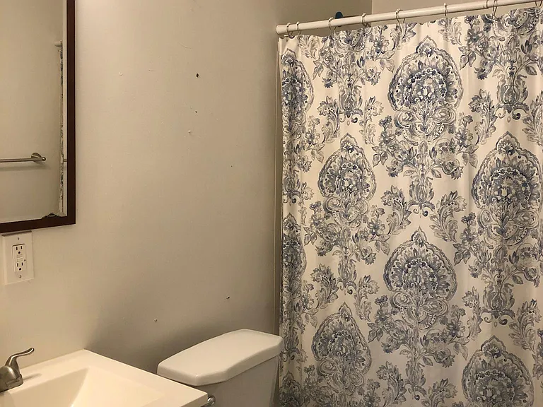 En-suite bathroom