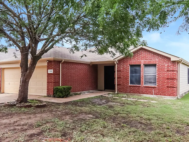 1108 Cumberland Dr — Photo 3