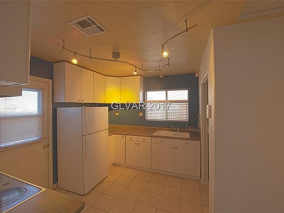 2nd image of 1321 Norman Ave