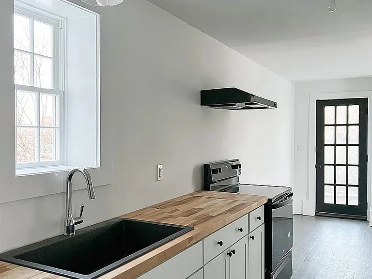 30 Union St #2 — Photo 6