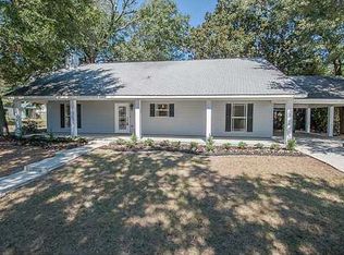 1128 Oak Pl, Gulfport, MS 39501