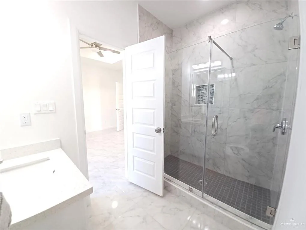 2 bed, 2.0 bath, 934 sqft, $1,050 — Photo 4