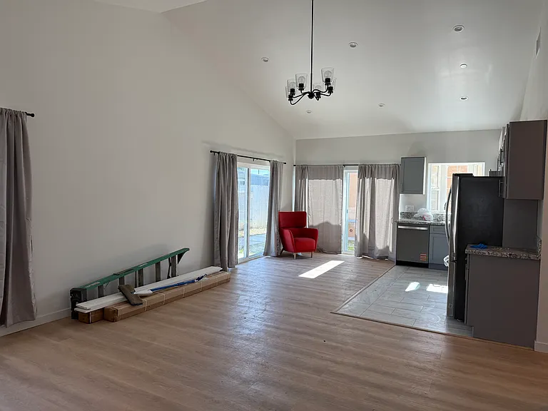 20352 Sherman Way — Photo 33