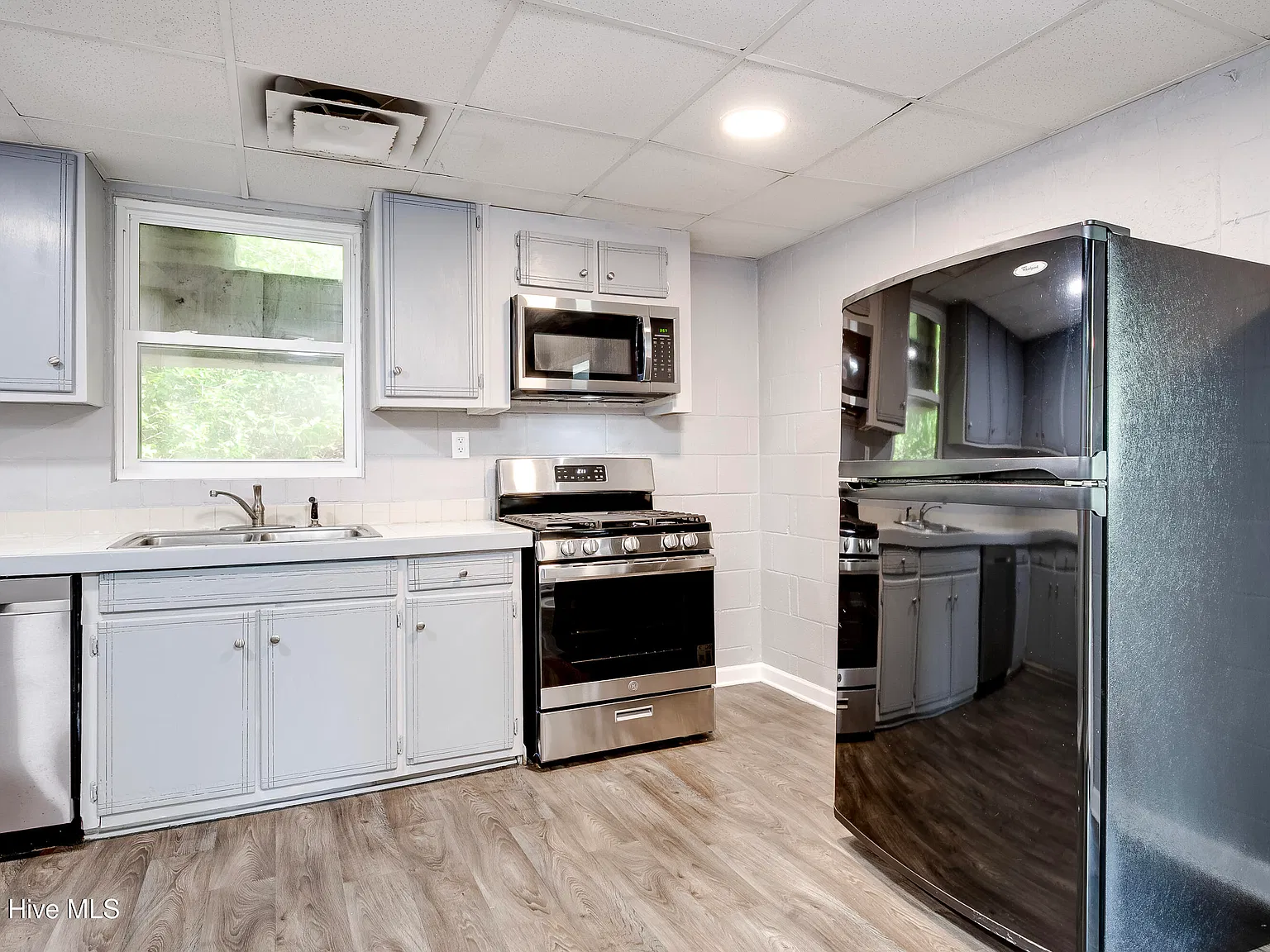 1 bed, 2.0 bath, 896 sqft, $995 — Photo 4