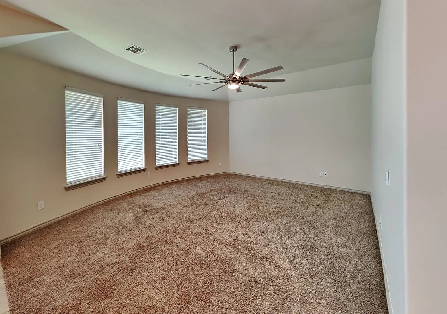 A Very Beautiful and Spacious 3 Bedroom 2 Bath Home in Yukon Public Schools — Photo 4