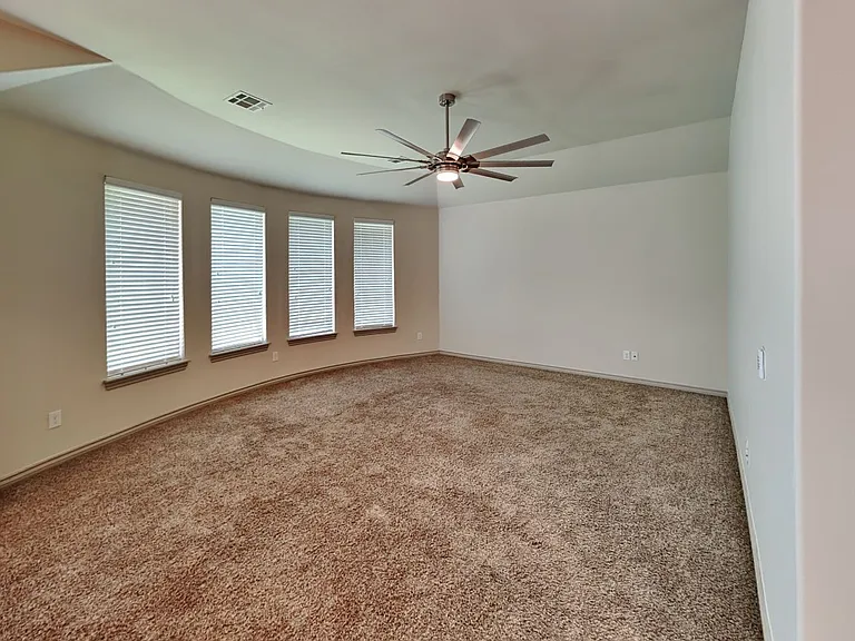 9416 NW 91st Cir — Photo 6