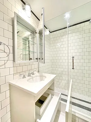 Rented by Avenues Real Estate | media 10