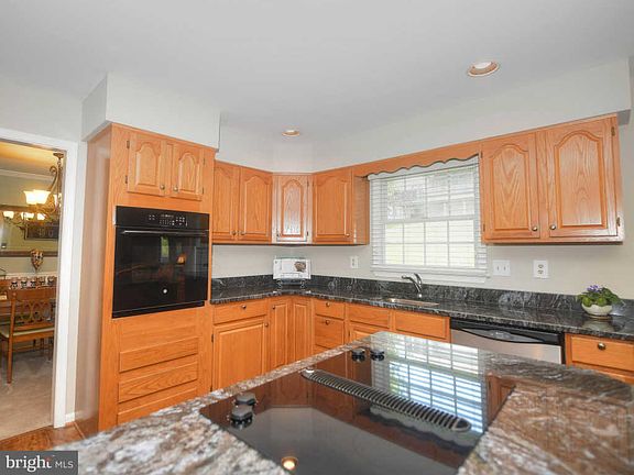 5th image of 1218 Cheshire Ln