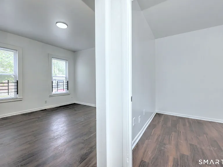 483 Ferry St #1 — Photo 7
