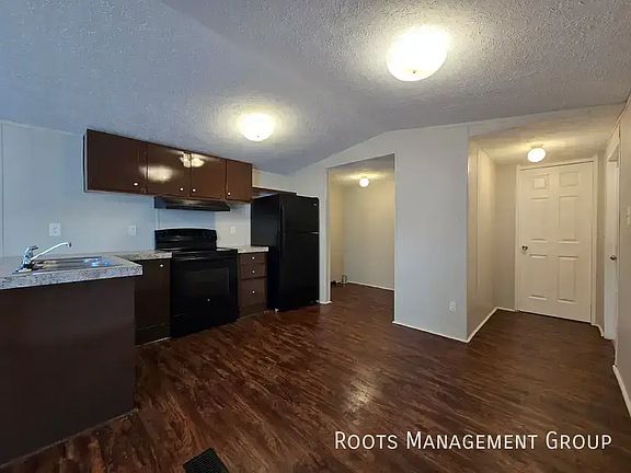 5th image of 104 Dove Dr #104