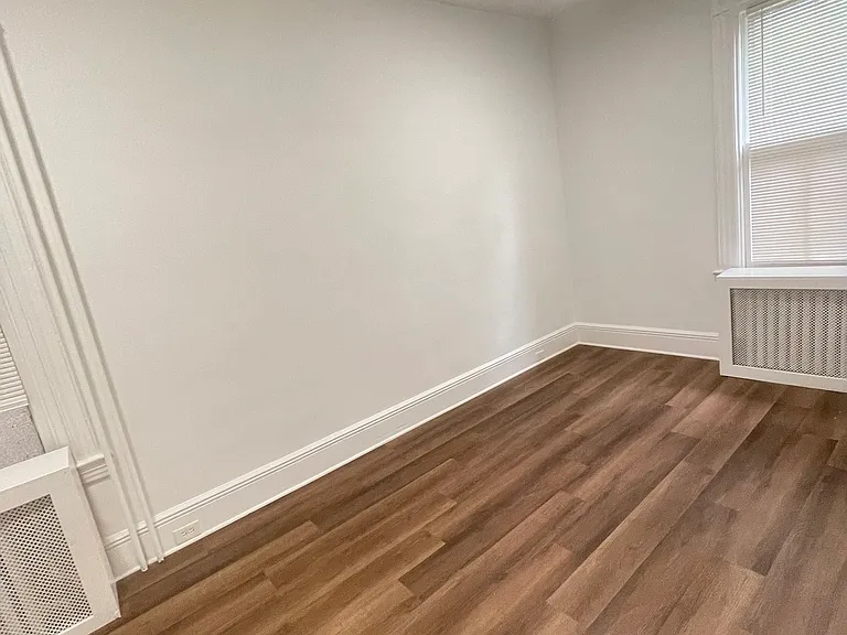 152 Sherman Ave — Photo 5