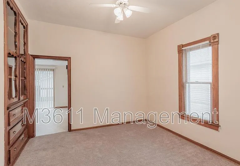446 E St — Photo 16