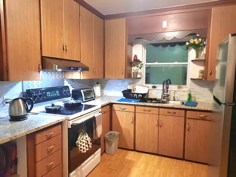 1244 Grove St — Photo 6