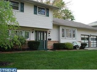 2301 Hartford Dr, Glendora, NJ 08029