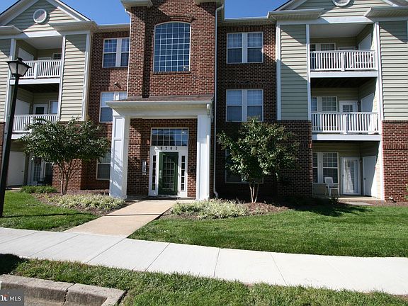 3rd image of 8203 Blue Heron Dr APT 1B