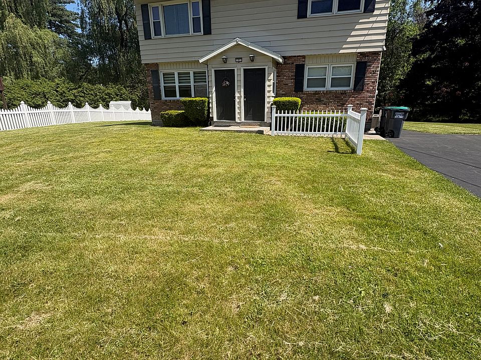 1st image of 7 Apple Blossom Ln #B