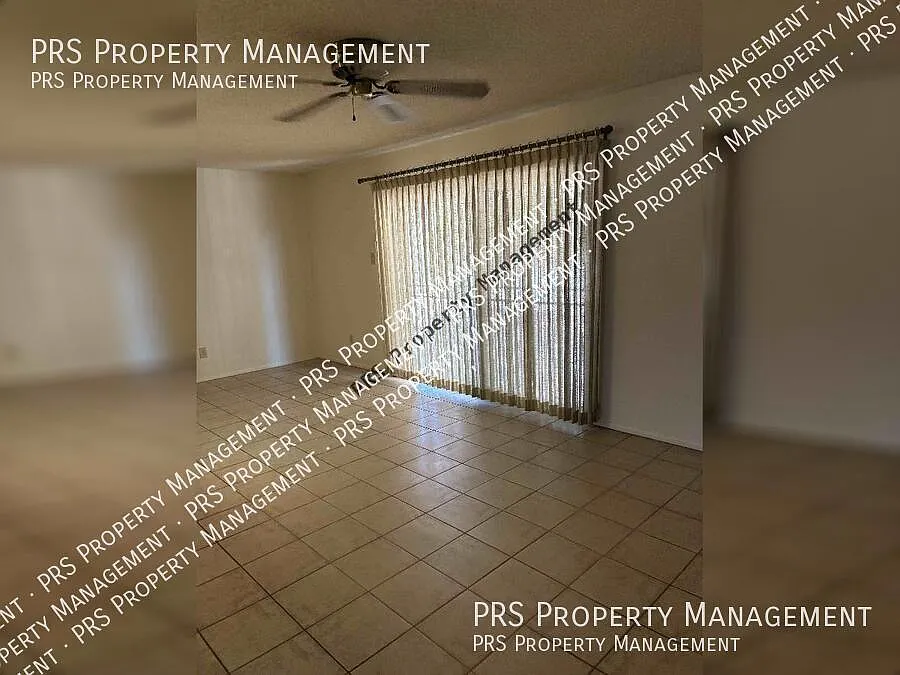 Spacious home in the Tempe Gardens Community! — Photo 4
