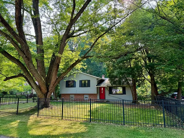 5115 Fawn Dr, Akron, OH 44319