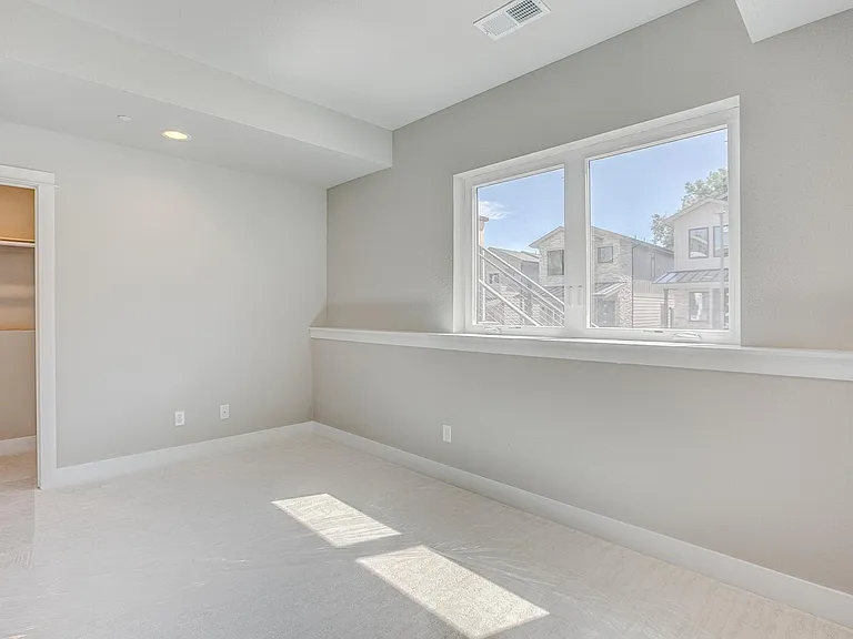 830 Cherokee Dr — Photo 22