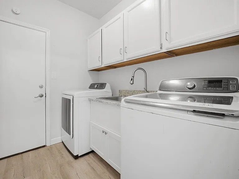 956 Copper Stone Cir — Photo 35