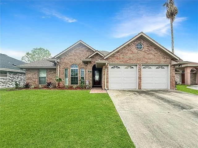123 Moonraker Dr