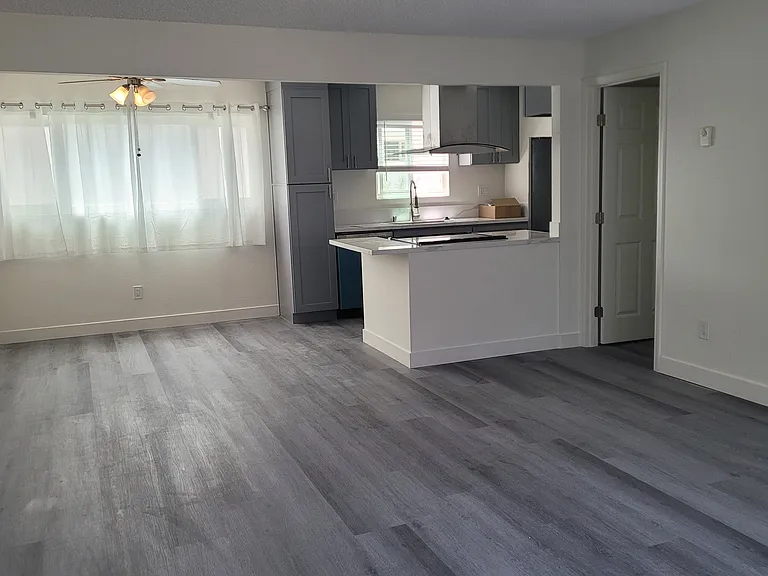 1208 Amethyst St #B — Photo 4