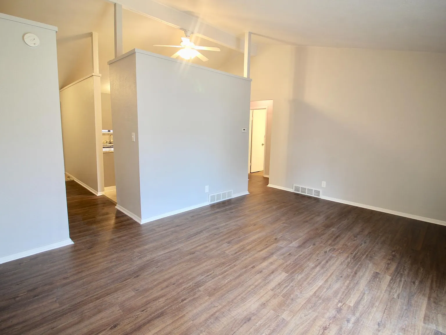 3 bed, 1600 sqft, $2,500 — Photo 2