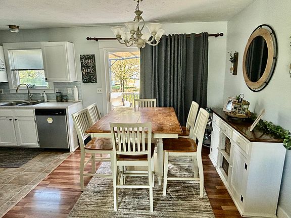 4th image of 1784 River Bend Dr